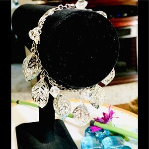 🇺🇸 Silver Leaf Caged Crystals Bracelet
